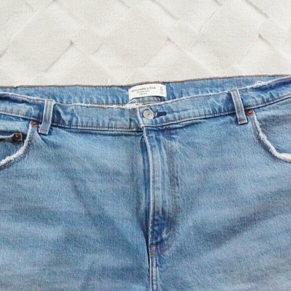 Abercrombie & Fitch High Rise Mom Shorts Womens Plus Size 22 Blue Denim - Picture 3 of 10